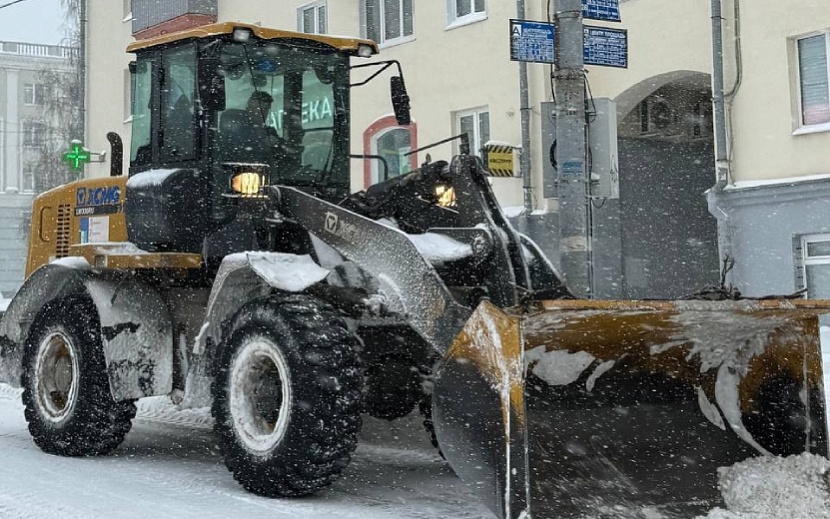 Уборка снега 1 января. Фото: Администрация Ижевска