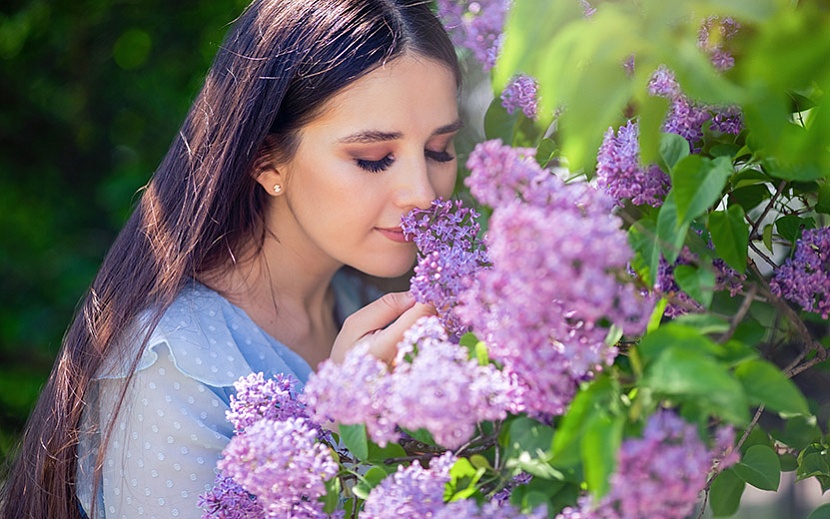 Современные средства помогают аллергикам избавиться от неприятных симптомов даже в сезон цветения. Фото: elements.envato.com
