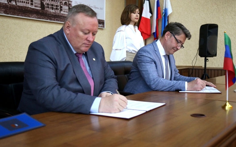 В Ижевске подписали соглашение о сотрудничестве городов-побратимов. Фото: пресс-служба города Ижевска