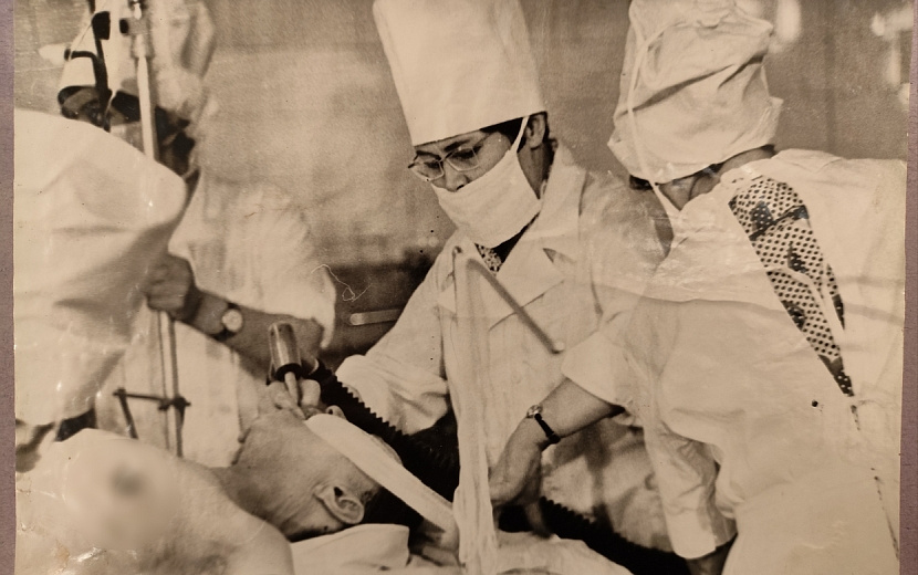 Операция по удалению злокачественной опухоли в 1970-е. Фото: архив РКОД им. С. Г. Примушко