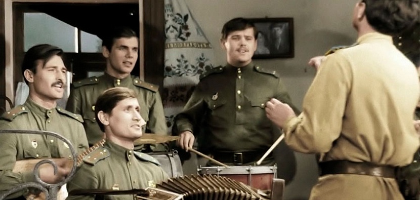 кадр из фильма «В бой идут одни «старики», mi-two.ru