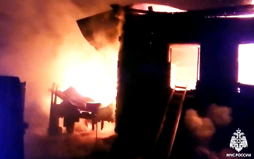 Пожар в Камбарском районе унес жизнь мужчины. Фото: Скриншот из видео МЧС Удмуртии