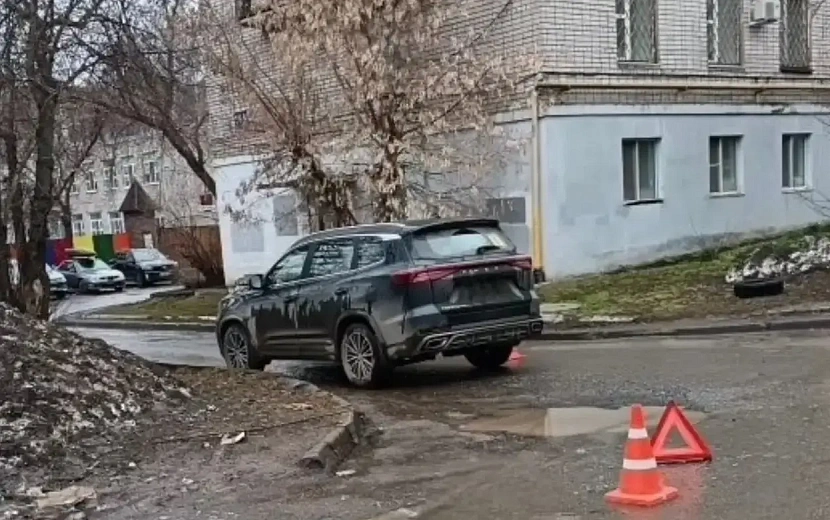 Спасли мать и малыша  Врачи Первой Республиканской клинической больницы спасти жизнь 35-летней женщины и ее новорожденного ребенка, проведя сложную гибридную операцию. Об этом сообщает пресс-служба Минздрава Удмуртии.  Во время беременности у пациентки об