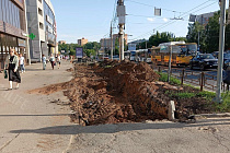 Фотофакт: асфальт начали снимать на тротуарах вдоль ул. Удмуртской в Ижевске
