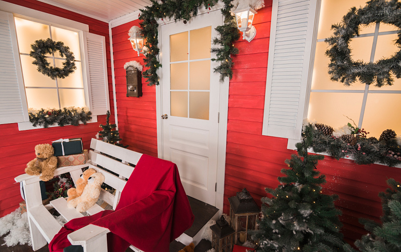 Чтобы придать праздничную атмосферу дому или офису можно даже без привычных елок и мишуры, достаточно немного пофантазировать.