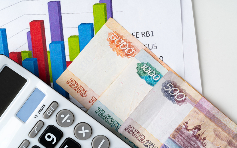 Как застраховать себя на случай неожиданных трат? Фото: envato