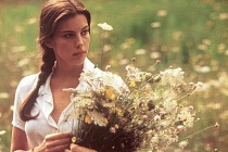 Сексуально или чудовищно: почему женщины накачивают губы и модифицируют тело и лицо