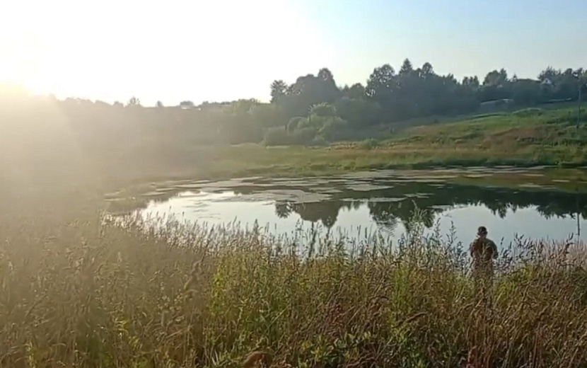 Трагедия произошла на водоеме в Завьяловском районе, где были установлены запрещающие таблички. Фото: пресс-служба МЧС Удмуртии 