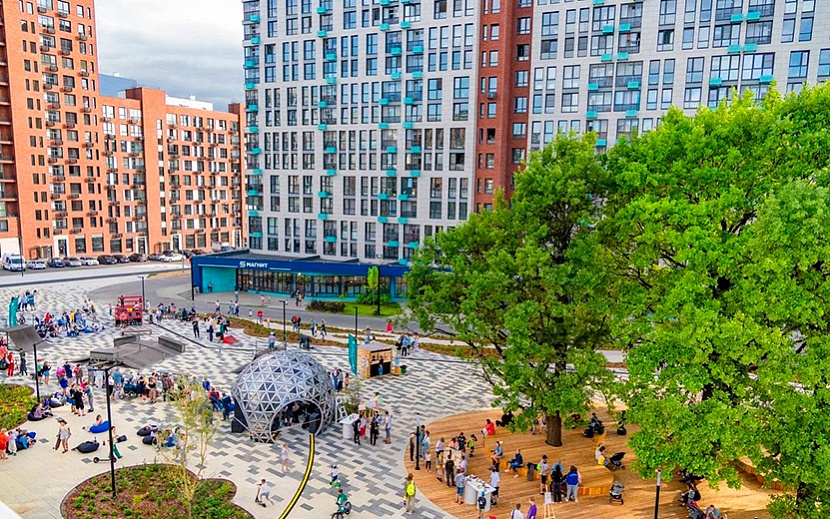 Оцениваем инфраструктуру и знакомимся с будущими соседями. Фото: предоставлено ГК «А101»