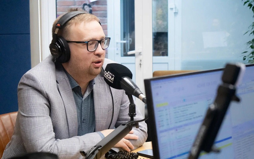 Александр Каменщиков, главврач Республиканского клинического центра психического здоровья о ментальном здоровье на радио «Адам» (104.5 FM).  Фото: Данил Иванов