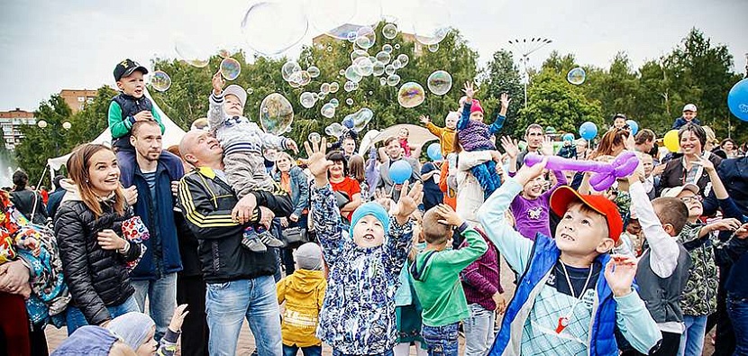 Более 10 000 человек пришли в гости к Топтыжке! Фото: Сергей Грачев