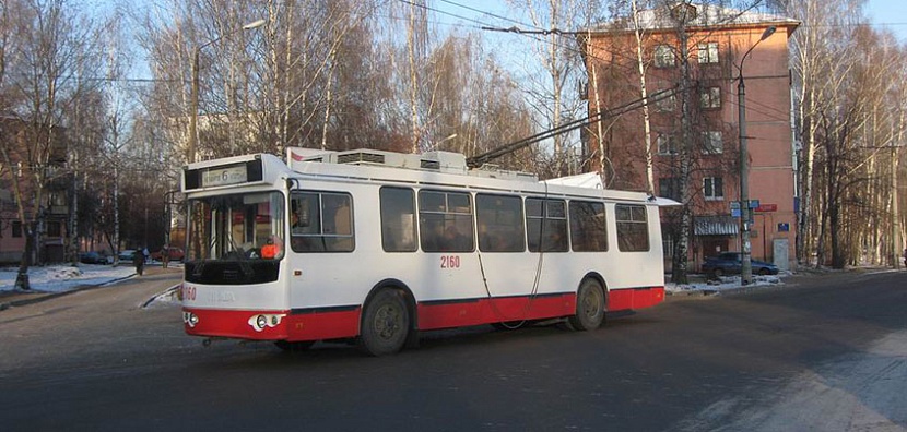 transportglobus.info. Водитель авто избил водителя троллейбуса на остановке Ударная в Ижевске