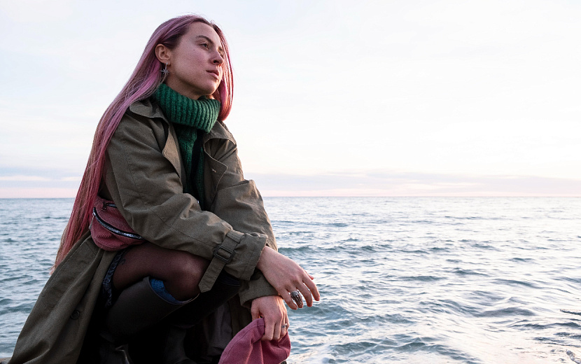 Пора научиться смотреть на мир с позитивом, а в этом вам помогут специалисты «Спроси психолога». Фото: Freepik