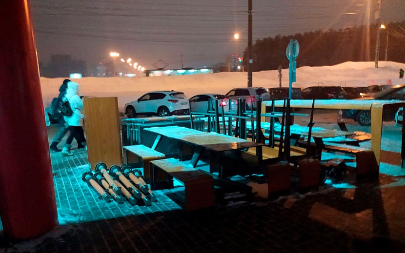 Ресторан в ТЦ «Италмас» работал 25 января последний день. Фото: Михаил Красильников