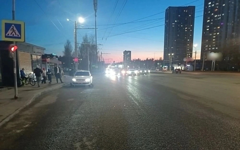 В Ижевске устанавливают обстоятельства ДТП, в котором пострадала юная велосипедистка. Фото: Госавтоинспекция Удмуртии