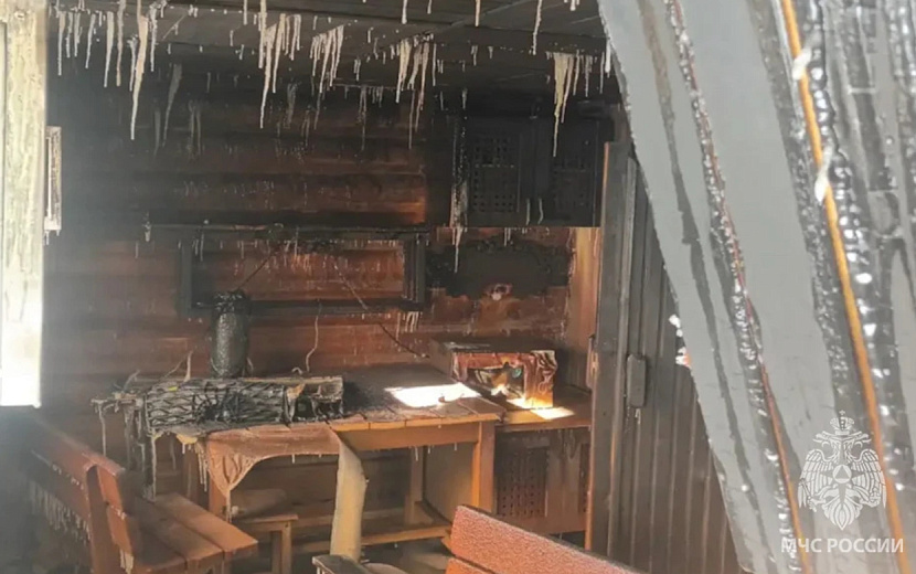 Площадь пожара в Можге составила 72 кв м. Фото: МЧС Удмуртии