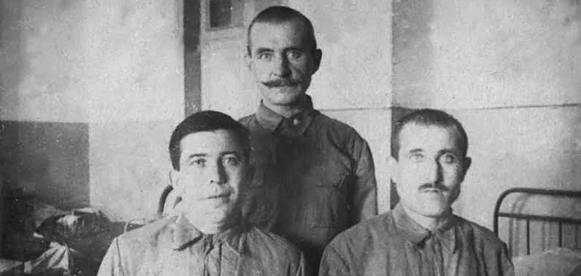 Андрей Ковбасюк (справа),   Степан Ковбасюк (в центре)