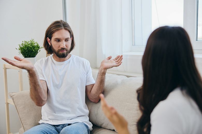 Рассказываем, как разорвать круг постоянных жалоб. Фото: envato elements. 