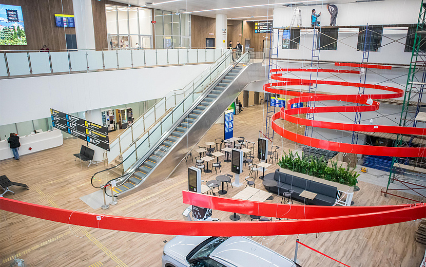 Внутри нового терминала аэропорта Ижевска. Фото: Данил Иванов