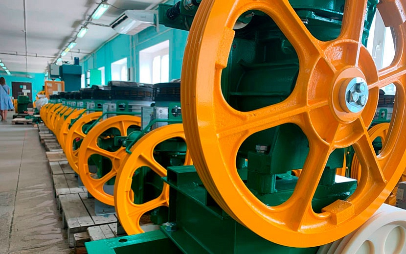 АО «СЭГЗ» выпускает самые востребованные лифтовые лебедки грузоподъемностью 400 кг, 630 кг и 1000кг. Фото: Лада Иванова