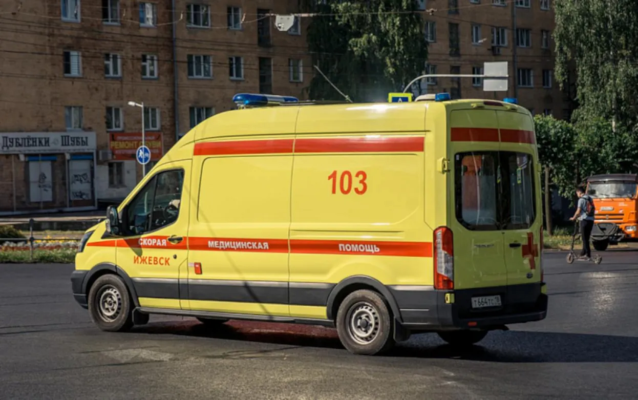 В Удмуртии рабочий получил тяжелые травмы при обрушении грунта в траншее