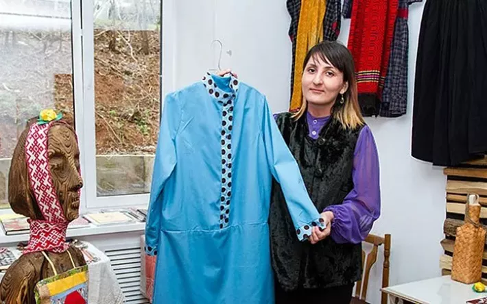 Ижевские дизайнеры: как Дарали Лели возрождает удмуртскую культуру с помощью платьев