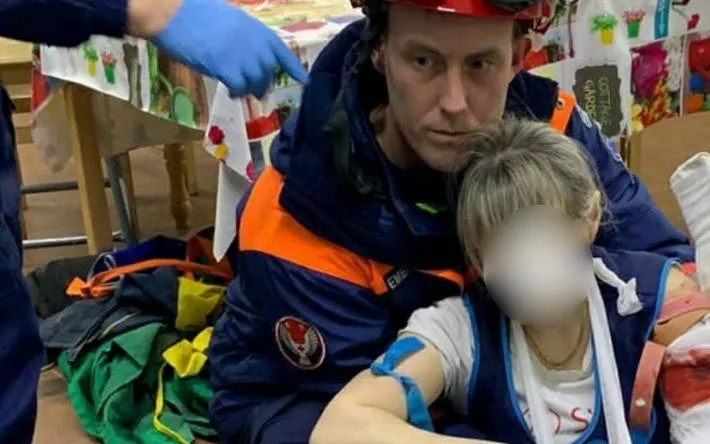 Жительница Удмуртии попала в больницу, застряв рукой в мясорубке