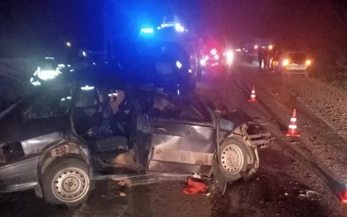 Водитель ВАЗа погиб в столкновении с двумя грузовиками под Ижевском