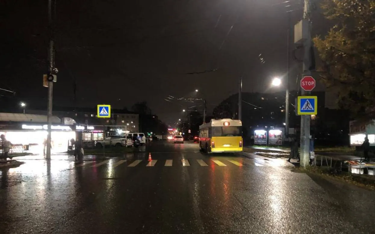 Водитель Chery сбила подростка в Ижевске и скрылась