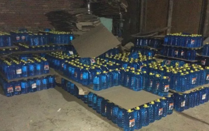 Семерых жителей Удмуртии осудят за производство ядовитой «незамерзайки» и подпольного коньяка