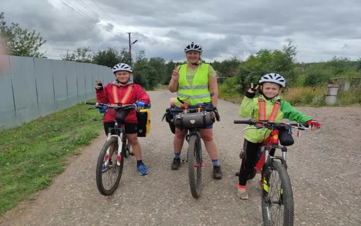 Мама с двумя детьми решила проехать 800 километров на велосипедах из Ижевска до Сатки
