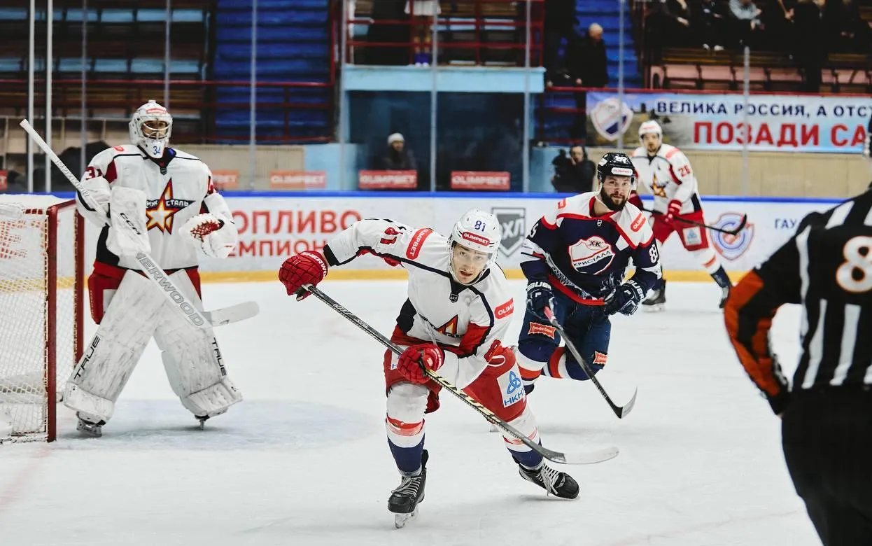 Хоккейная «Ижсталь» проиграла в Саратове