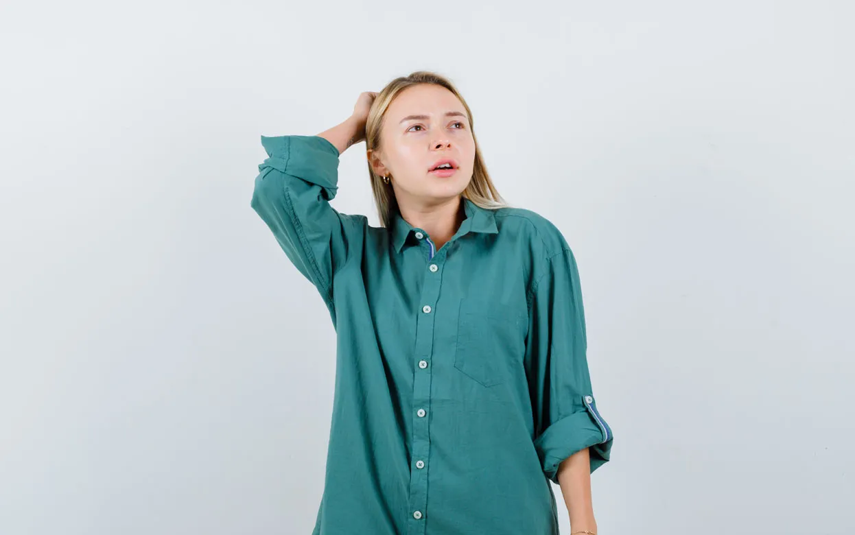 8 повседневных жестов, которые выдают вашу неуверенность