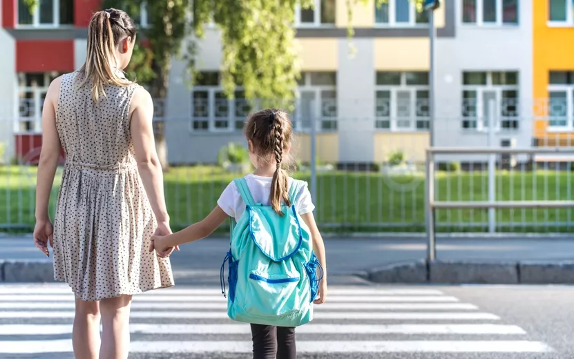 Опрос IZHLIFE: большинство детей в Ижевске добираются до школы пешком