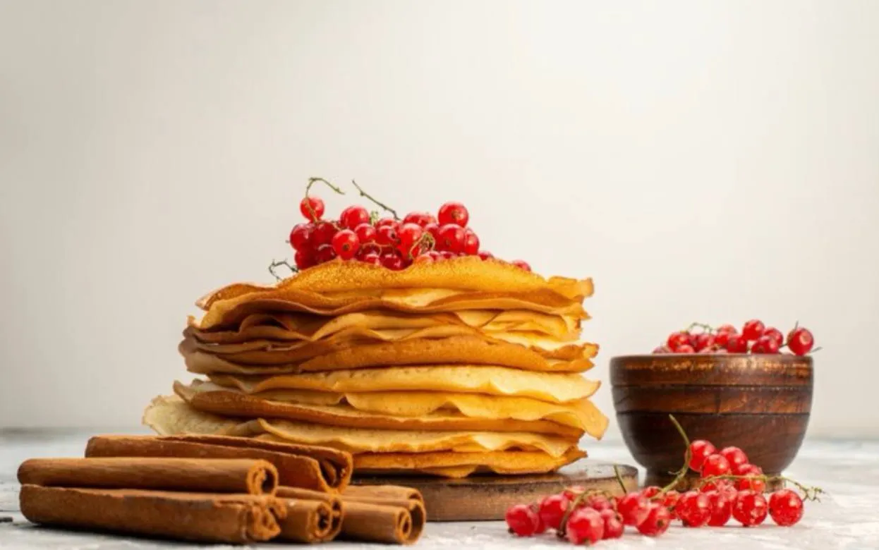 Блины как у бабушки: 5 проверенных рецептов теста на Масленицу