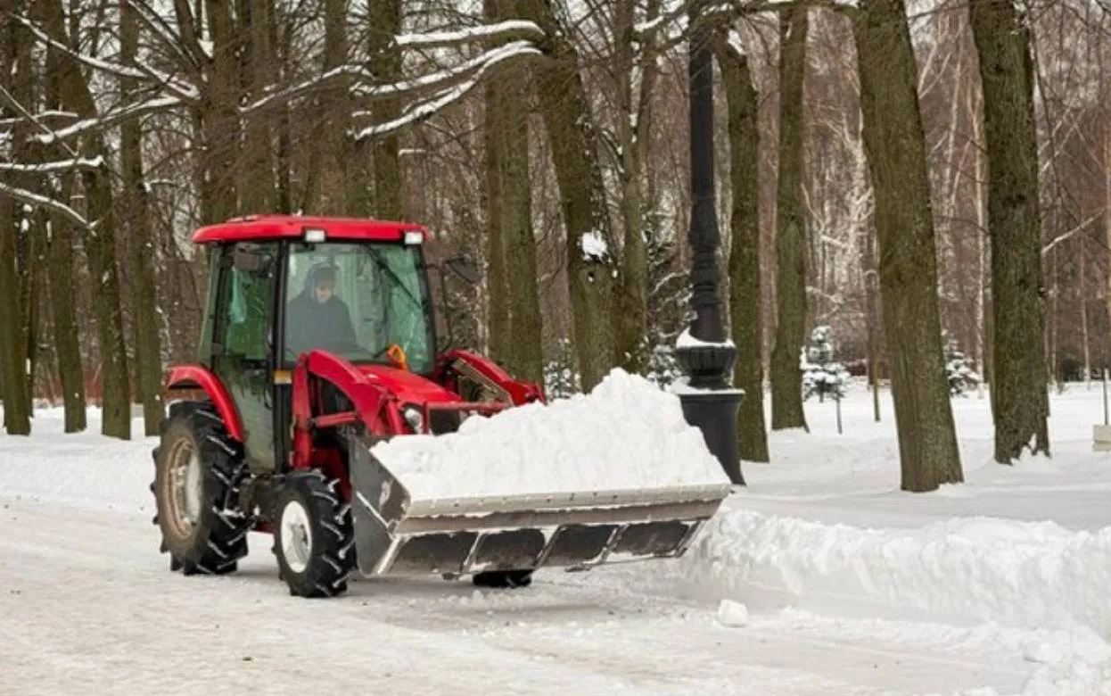 Опрос IZHLIFE: 63 % ижевчан считают, что главная проблема с уборкой снега – во дворах