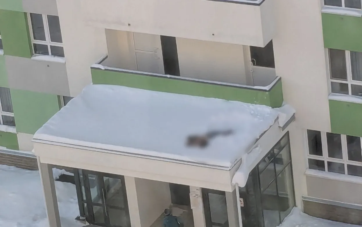 Девушка выпала из многоэтажки на ул. Советской в Ижевске