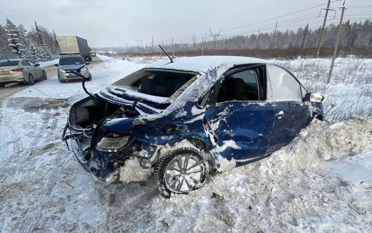 Два водителя пострадали в аварии на дороге Игра – Глазов