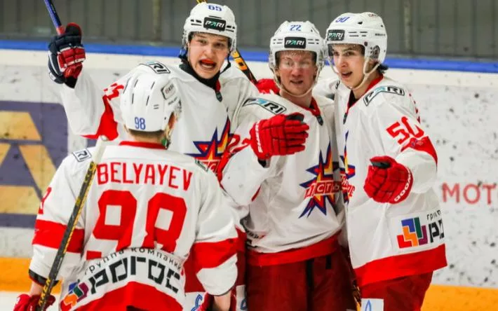 Хоккеисты «Ижстали» вернулись в зону плей-офф