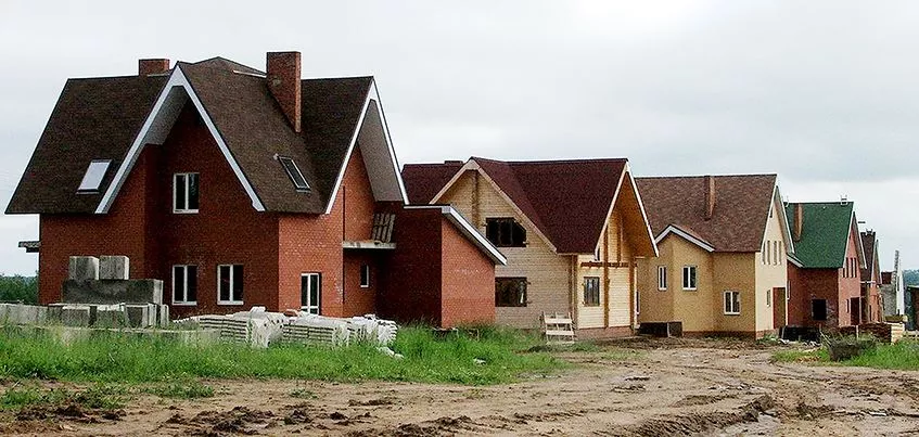 Почему эксперты рекомендуют покупать земельные участки осенью?