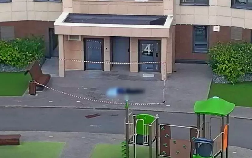 Мужчина выпал из многоэтажки в центре Ижевска