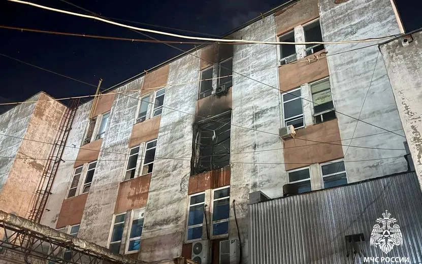 Производство табака загорелось на ул. Маяковского в Ижевске