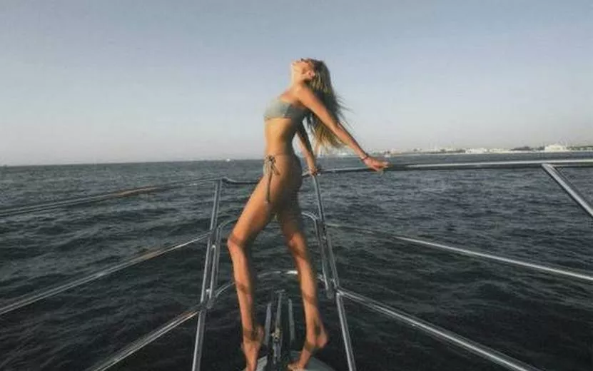 Фотофакт: чемпионка из Ижевска Алина Загитова поделилась горячими фото с яхты