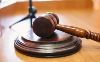 Лишившемуся руки работнику из Ижевска выплатили компенсацию в 1,5 млн рублей