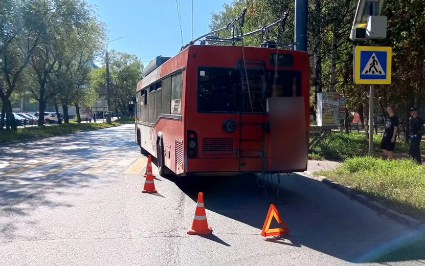 Троллейбус сбил женщину на электросамокате в Ижевске