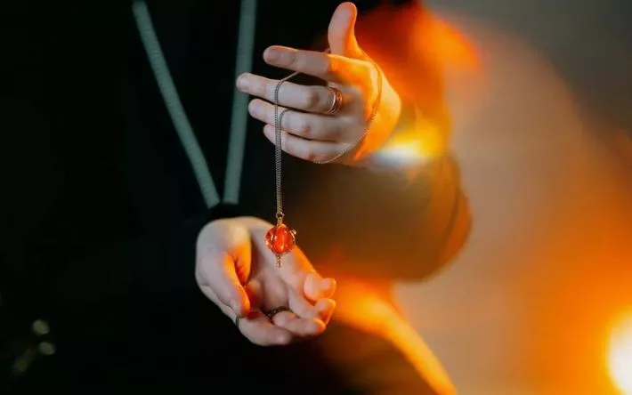 Гороскоп на день: 8 августа Тельцам предстоит столкнуться с трудностями в делах, а Рыбам – с эмоциональным выгоранием