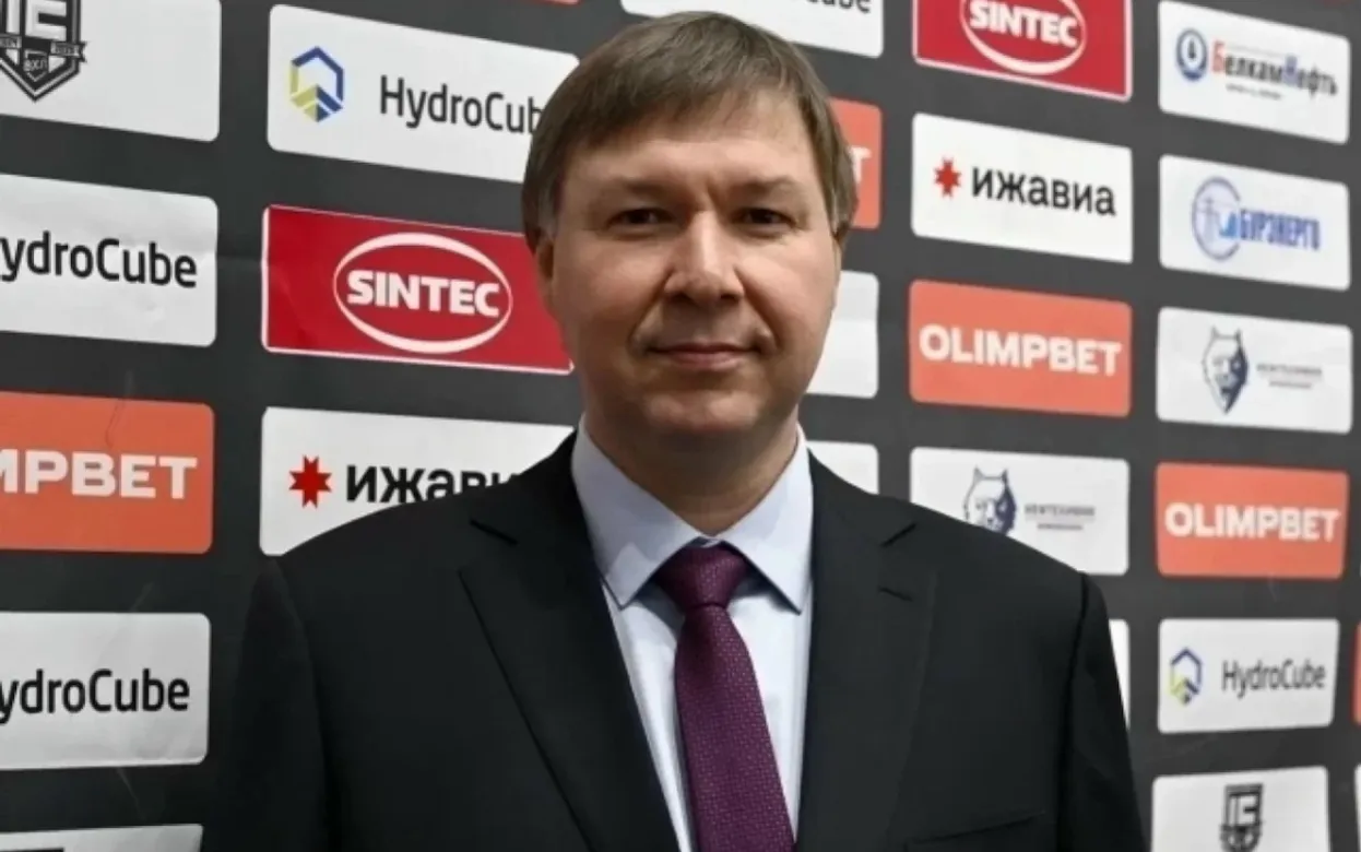 «Ижсталь» продлевает контракт с тренером Сайфуллиным на два года