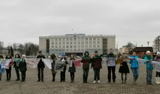Ижевчане выразили свой протест курению надписями на футболках