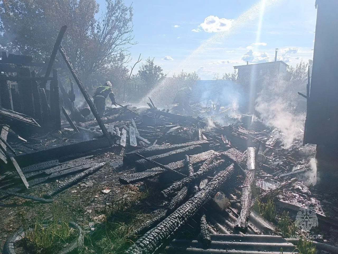 Два крупных пожара произошли за последние сутки в Удмуртии