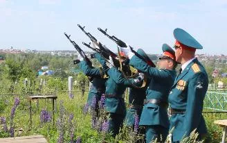 Погибших на Украине рядового и матроса похоронили в Удмуртии